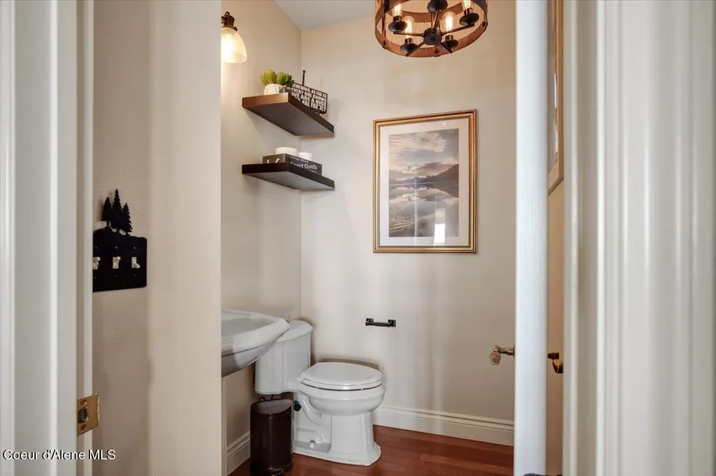 3251 Elmira Road Sandpoint ID 83864