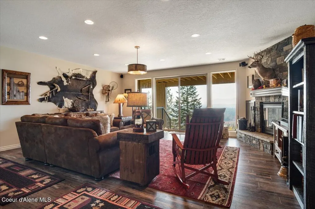 3251 Elmira Road Sandpoint ID 83864