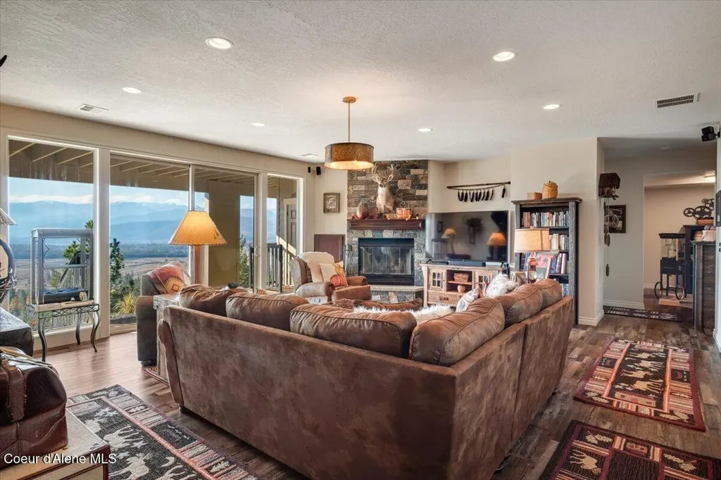 3251 Elmira Road Sandpoint ID 83864
