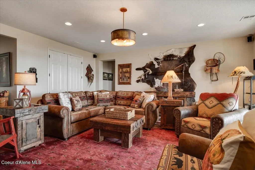 3251 Elmira Road Sandpoint ID 83864