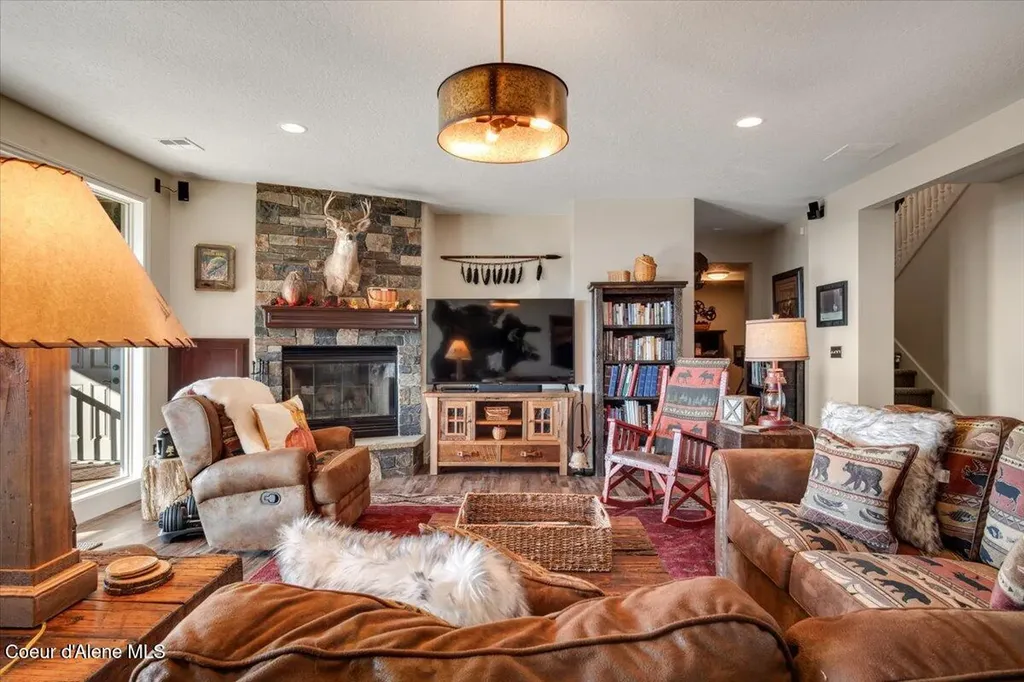 3251 Elmira Road Sandpoint ID 83864
