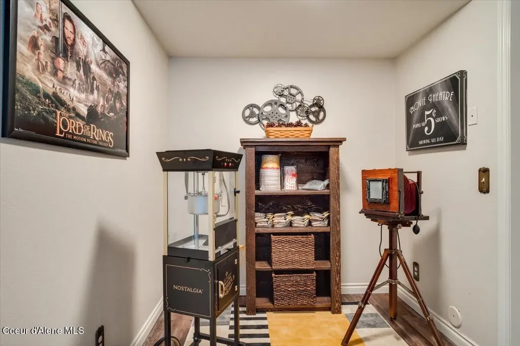 3251 Elmira Road Sandpoint ID 83864