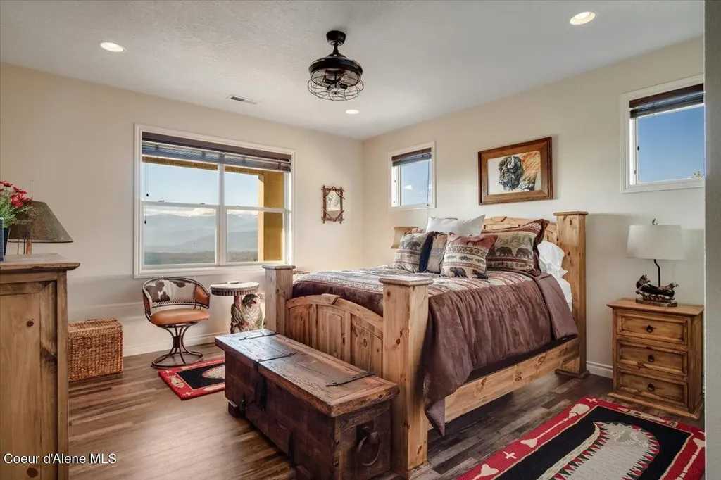 3251 Elmira Road Sandpoint ID 83864