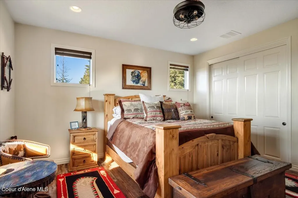 3251 Elmira Road Sandpoint ID 83864