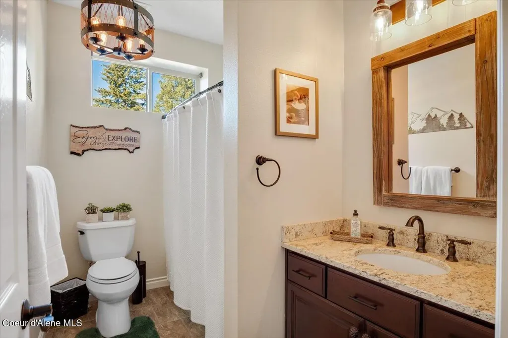 3251 Elmira Road Sandpoint ID 83864
