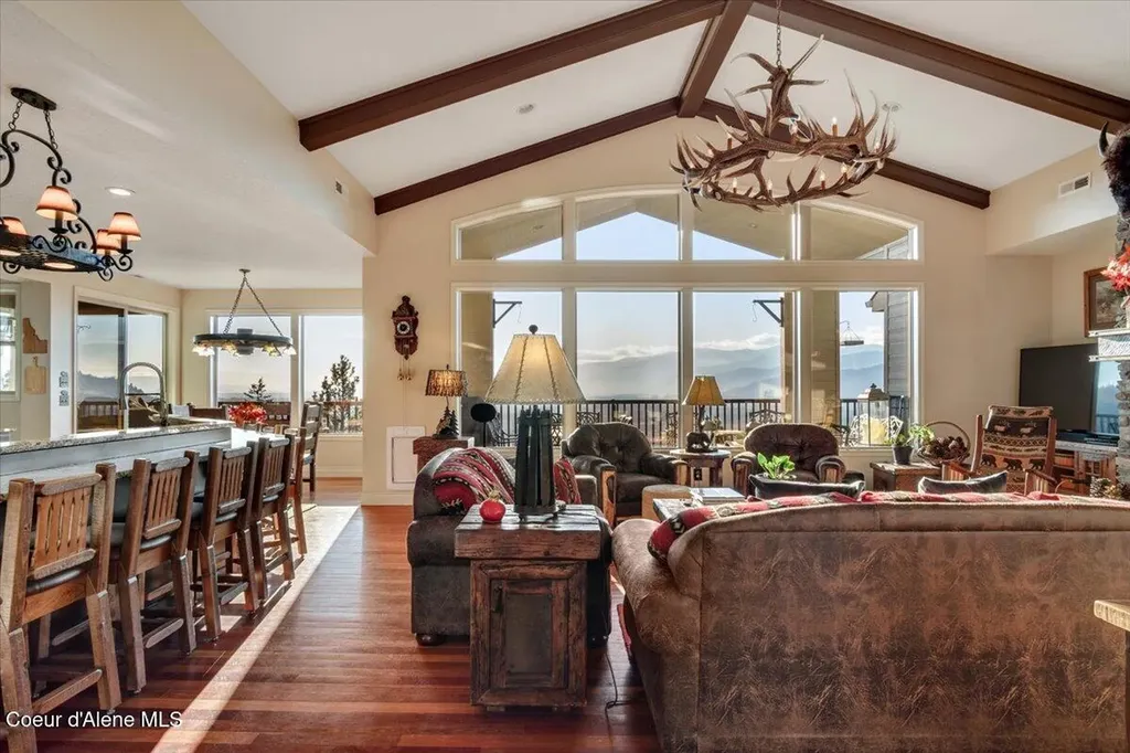 3251 Elmira Road Sandpoint ID 83864