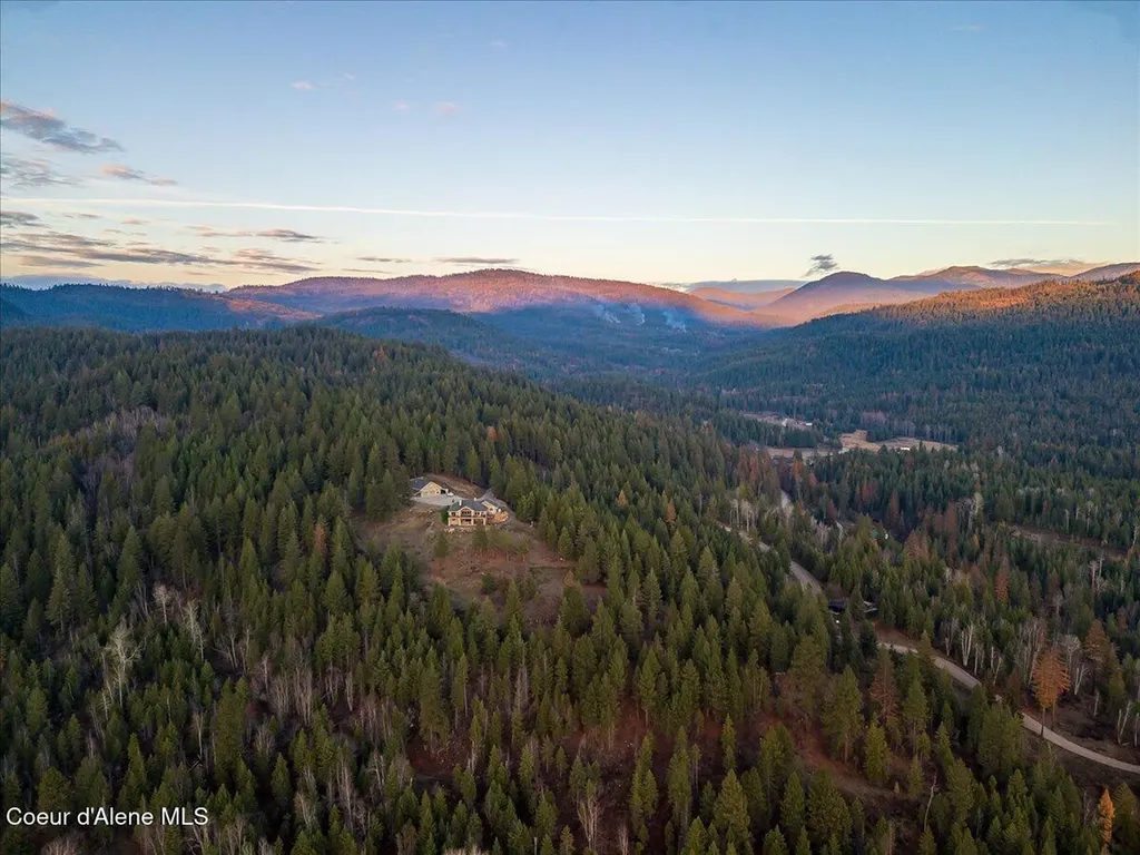 3251 Elmira Road Sandpoint ID 83864