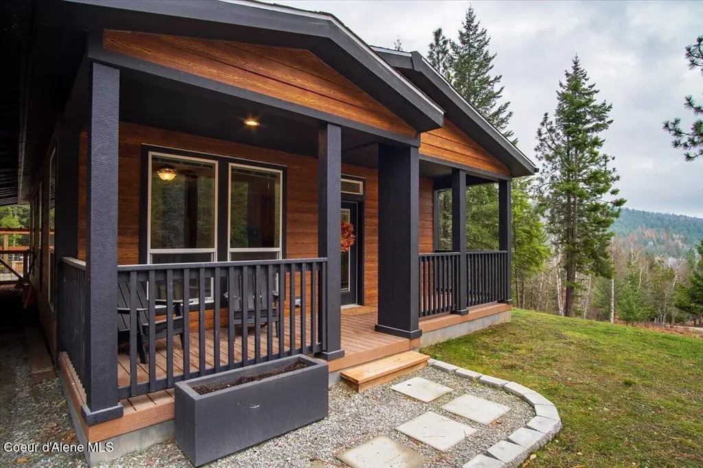 3251 Elmira Road Sandpoint ID 83864