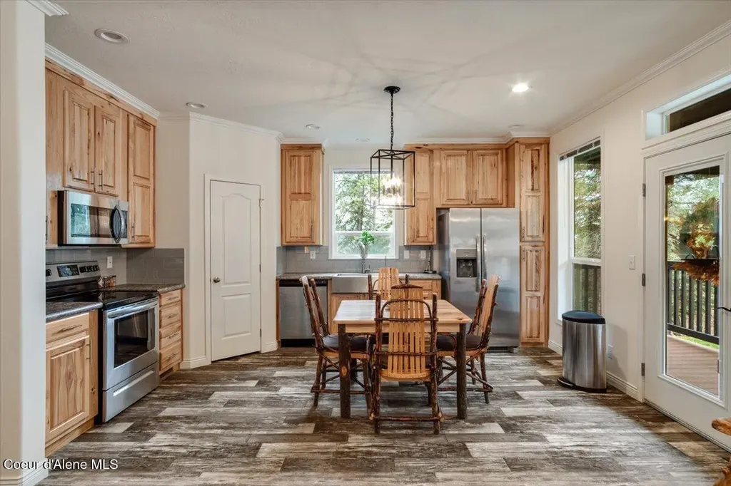3251 Elmira Road Sandpoint ID 83864