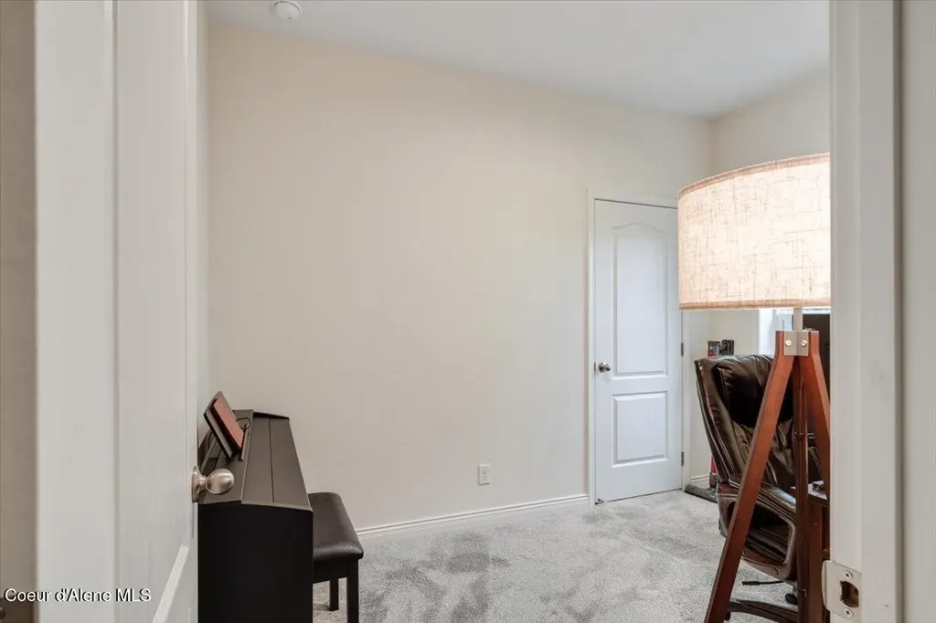 3251 Elmira Road Sandpoint ID 83864