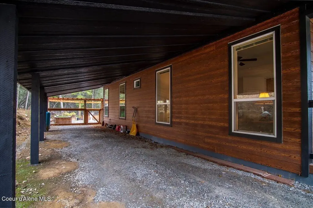 3251 Elmira Road Sandpoint ID 83864
