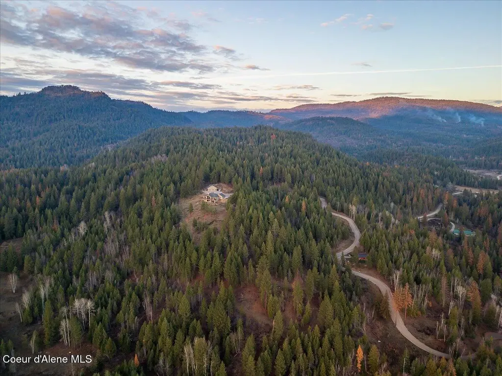 3251 Elmira Road Sandpoint ID 83864