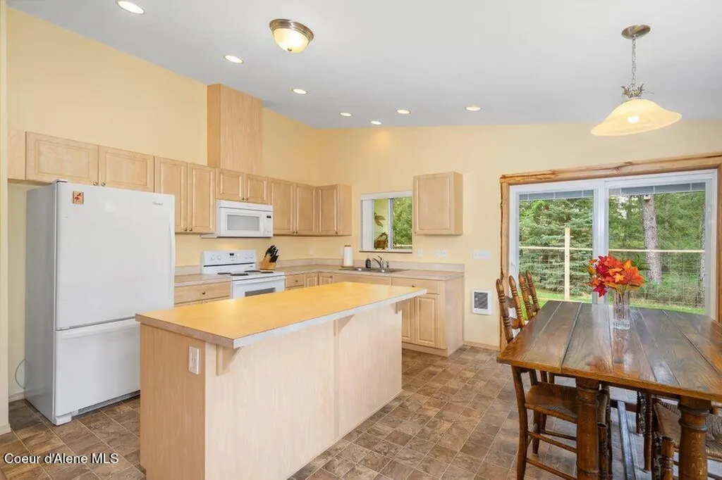 31233 N Riffle Road Spirit Lake ID 83869