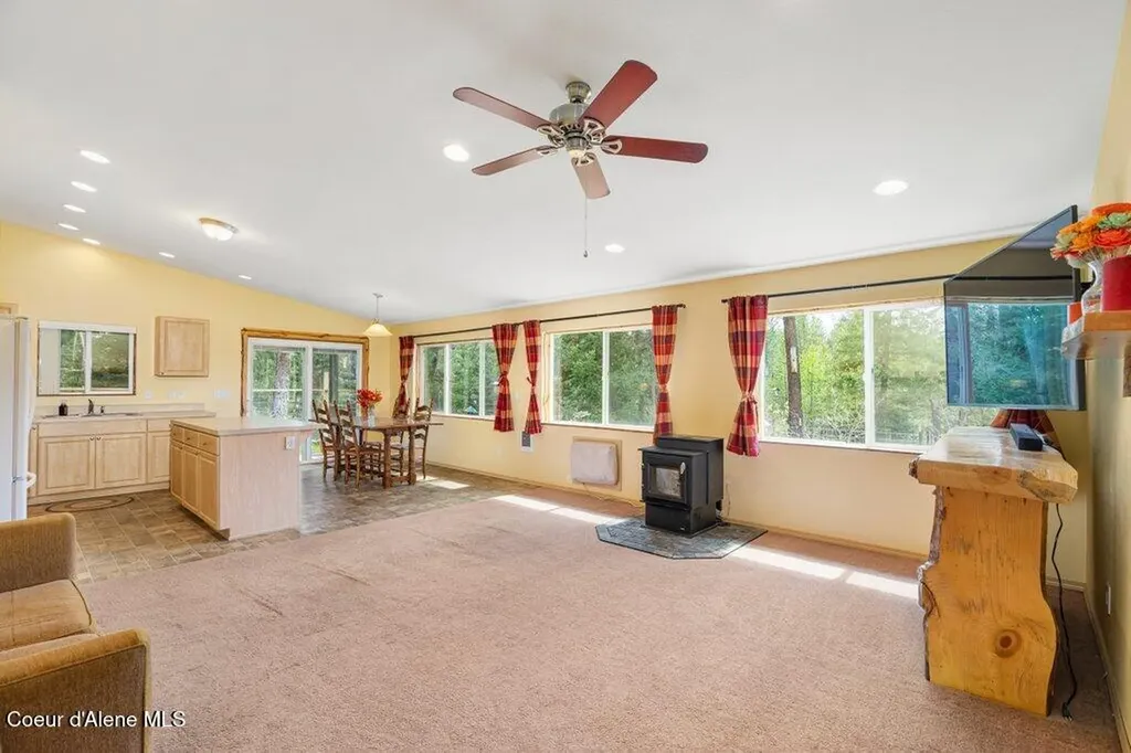 31233 N Riffle Road Spirit Lake ID 83869