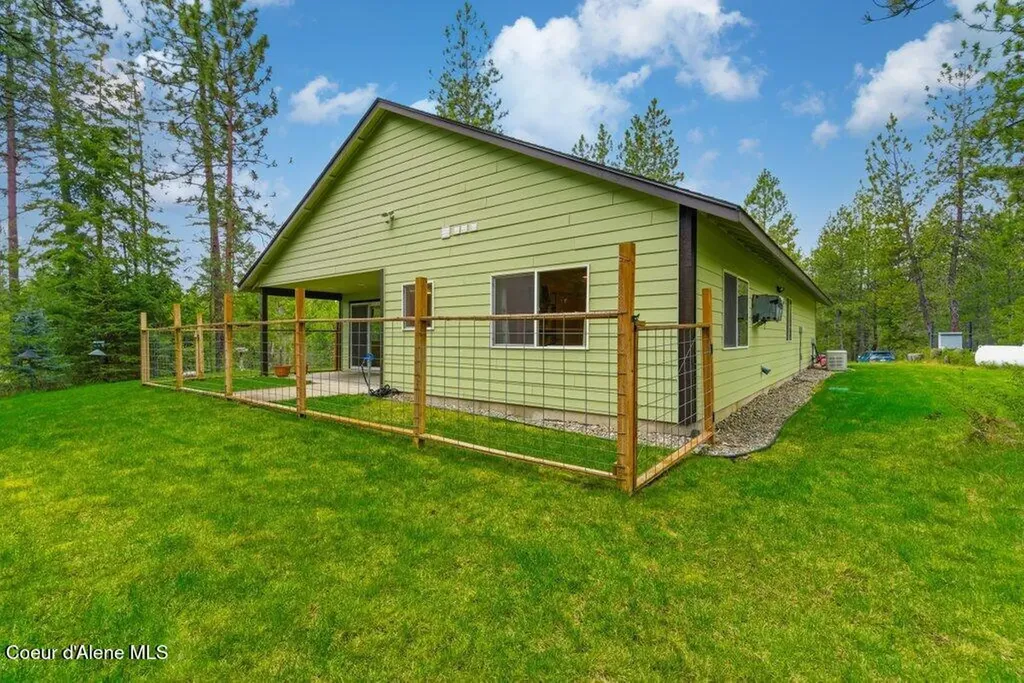 31233 N Riffle Road Spirit Lake ID 83869