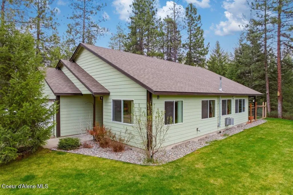 31233 N Riffle Road Spirit Lake ID 83869