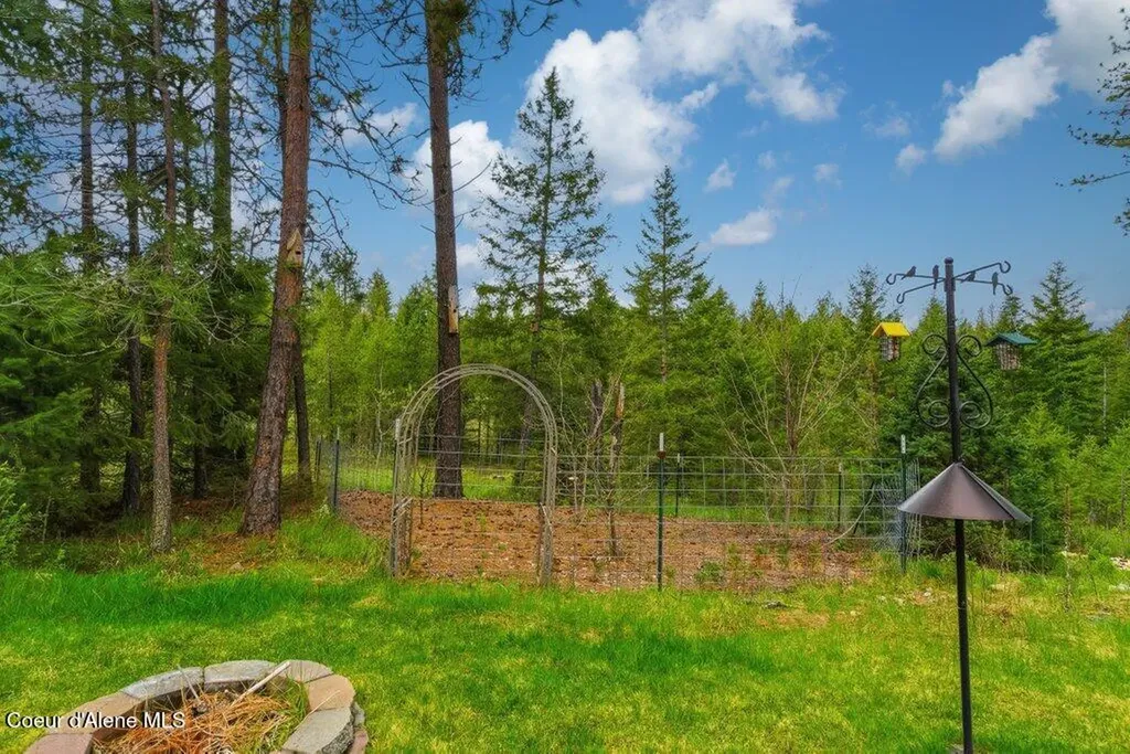 31233 N Riffle Road Spirit Lake ID 83869