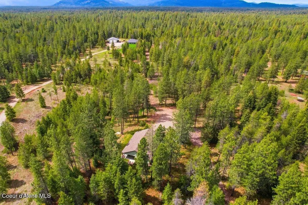 31233 N Riffle Road Spirit Lake ID 83869