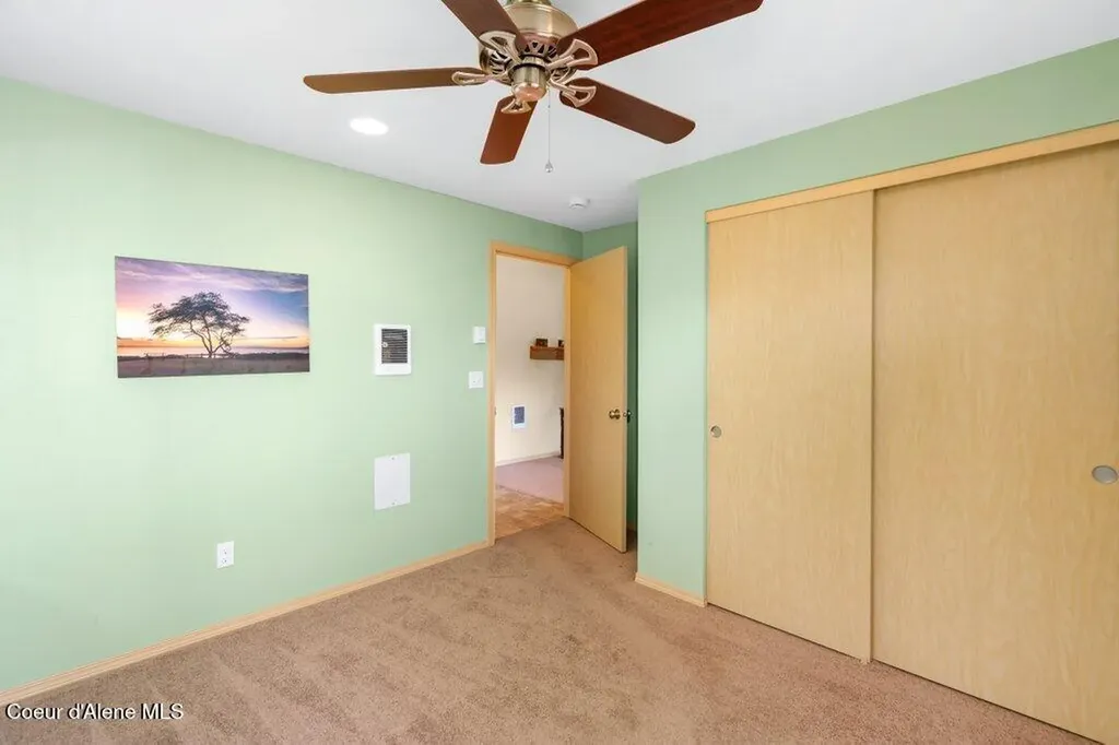 31233 N Riffle Road Spirit Lake ID 83869