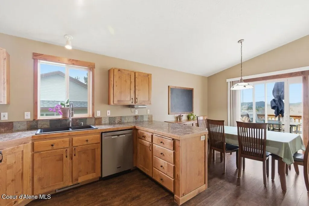 2207 N Stagecoach Drive Post Falls ID 83854