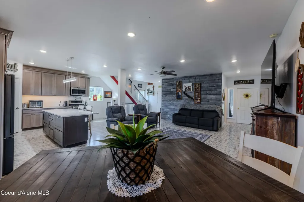14601 Highway 5 St. Maries ID 83861