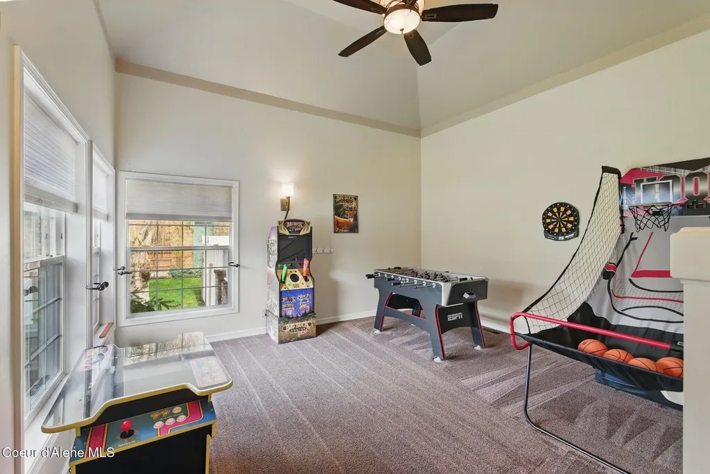2123 Browning Way Sandpoint ID 83864