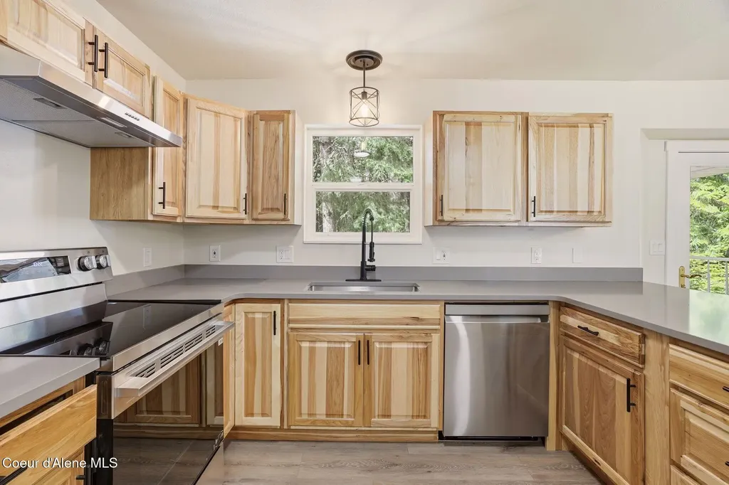 274 Johnny Long Road Sandpoint ID 83864