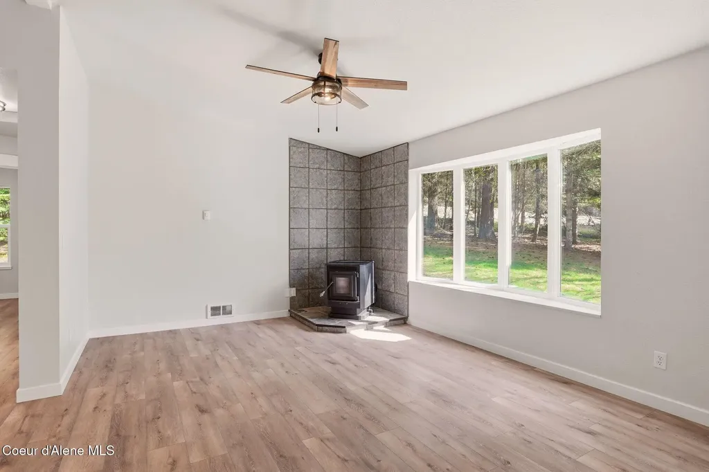 274 Johnny Long Road Sandpoint ID 83864