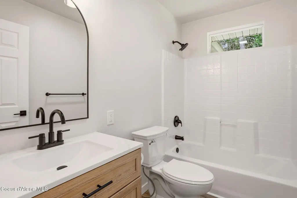 274 Johnny Long Road Sandpoint ID 83864