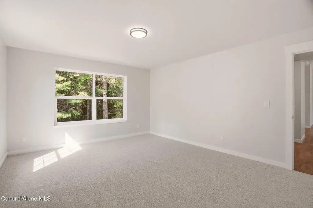 274 Johnny Long Road Sandpoint ID 83864