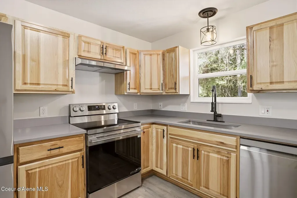 274 Johnny Long Road Sandpoint ID 83864