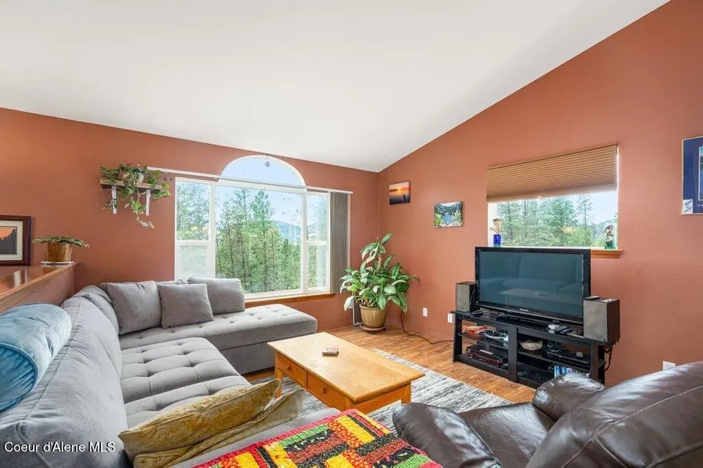 286A Abbey Road Cataldo ID 83810