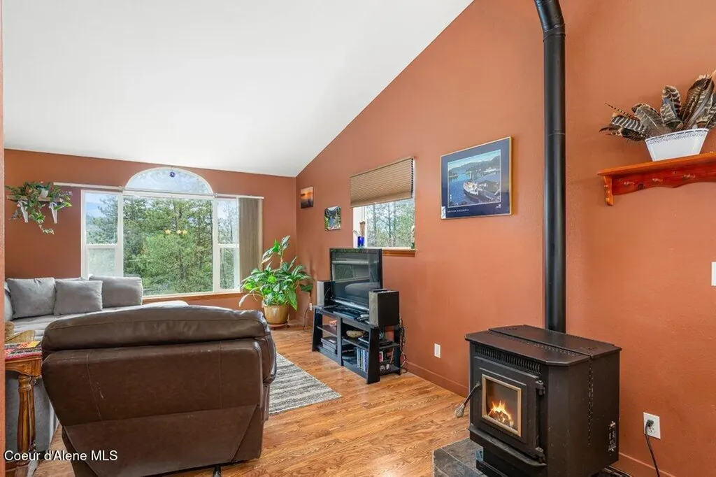 286A Abbey Road Cataldo ID 83810