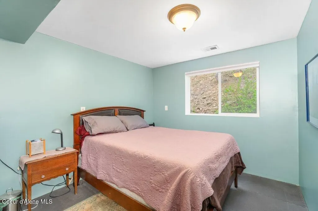 286A Abbey Road Cataldo ID 83810