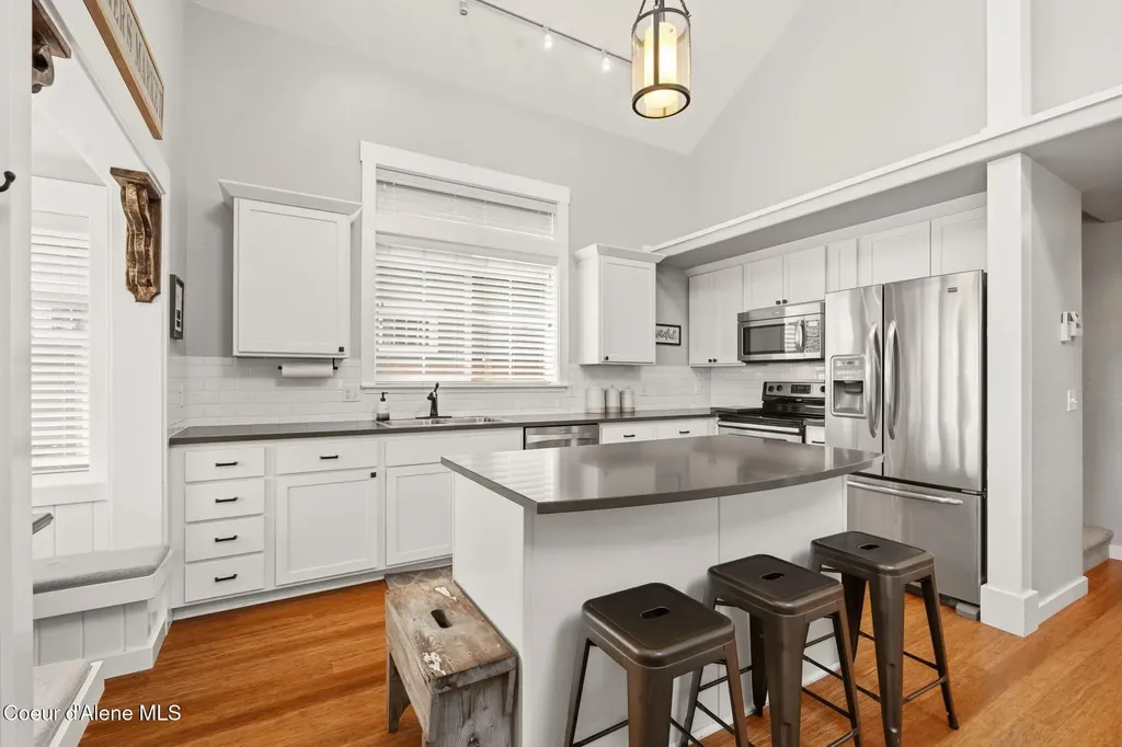 1519 Nicholas Way Sandpoint ID 83864