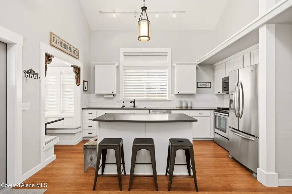 1519 Nicholas Way Sandpoint ID 83864