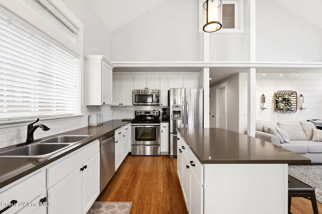 1519 Nicholas Way Sandpoint ID 83864