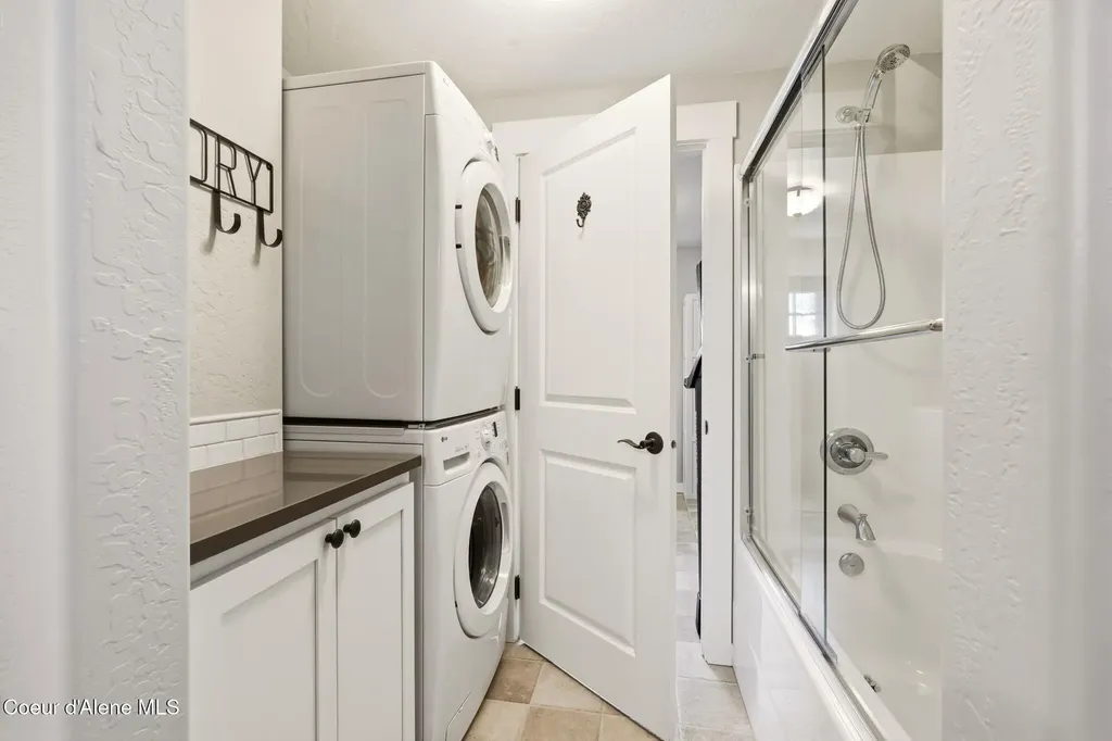 1519 Nicholas Way Sandpoint ID 83864
