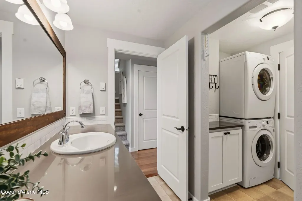 1519 Nicholas Way Sandpoint ID 83864