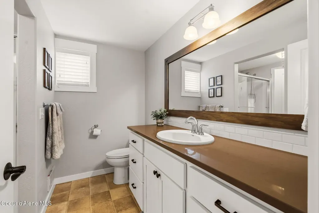 1519 Nicholas Way Sandpoint ID 83864