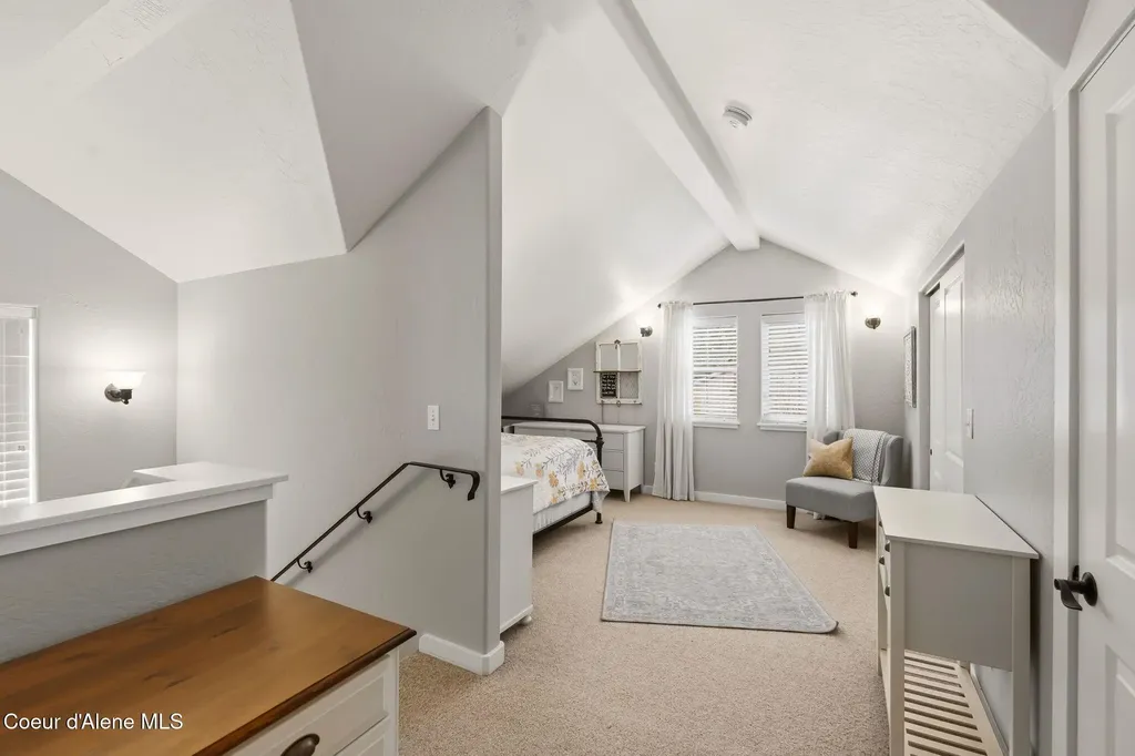 1519 Nicholas Way Sandpoint ID 83864