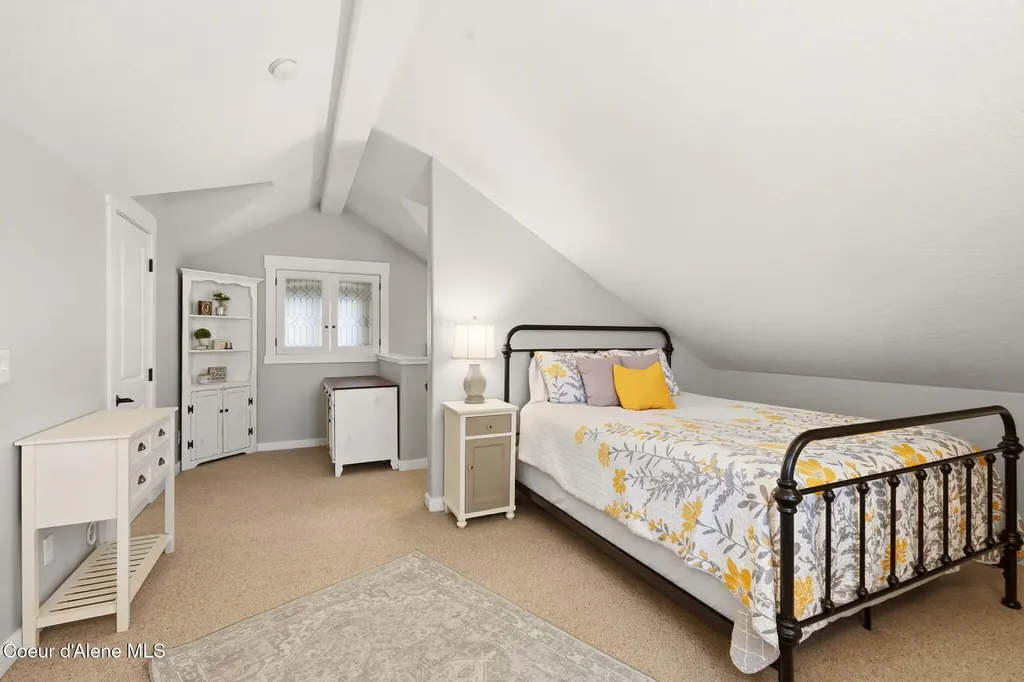 1519 Nicholas Way Sandpoint ID 83864