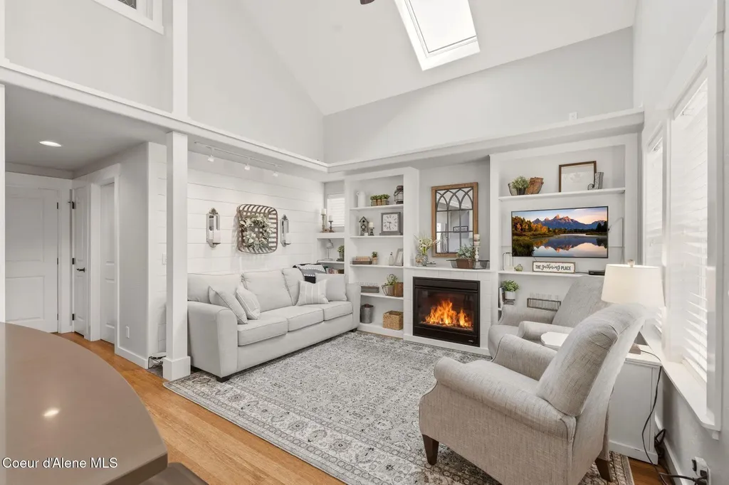 1519 Nicholas Way Sandpoint ID 83864