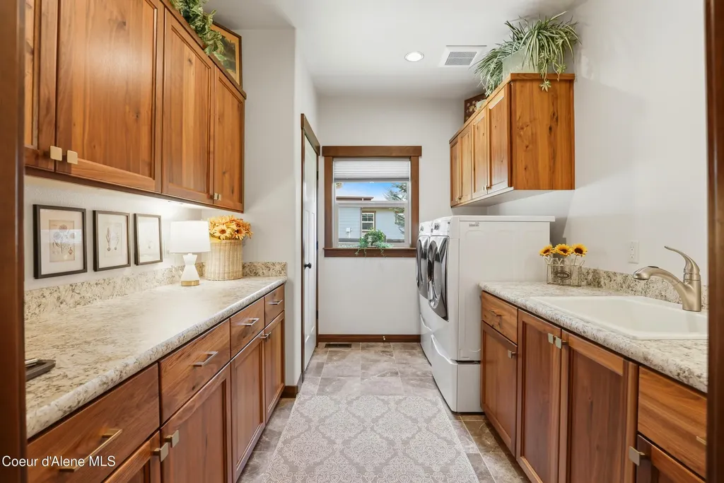 12836 N Sunflower Loop Hayden ID 83835