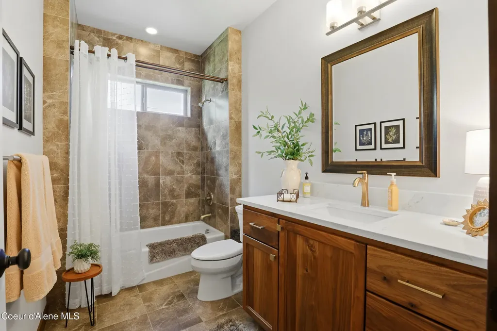 12836 N Sunflower Loop Hayden ID 83835