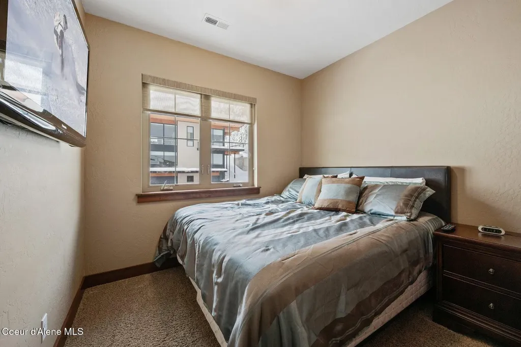 153 Chutes Lane Sandpoint ID 83864