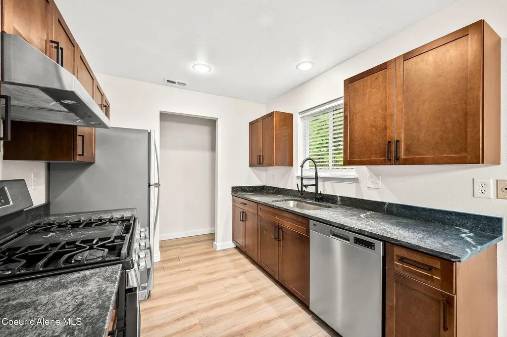 1717 Main St A&b Sandpoint ID 83864