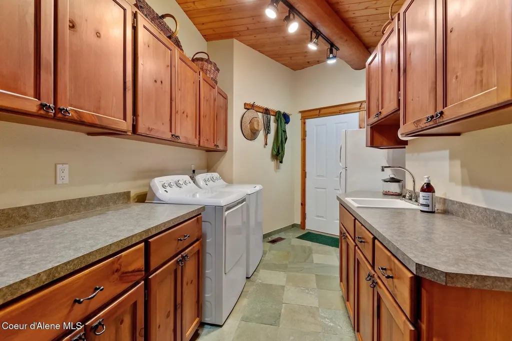 360 E Ganos Lane Harrison ID 83833