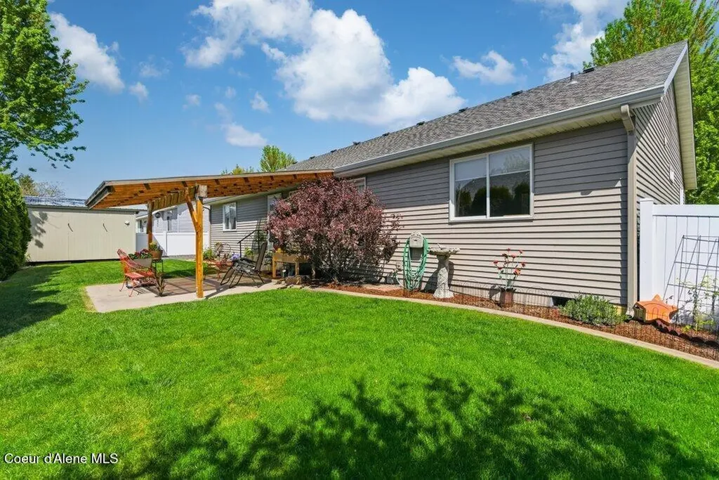 8297 N Ainsworth Drive Hayden ID 83835