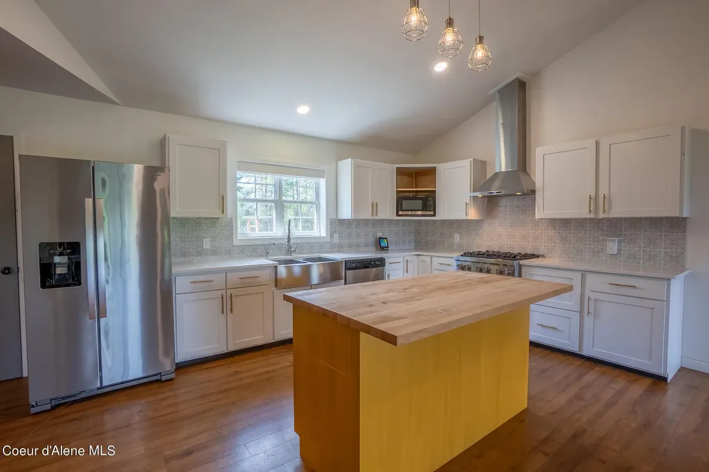 1588 Sunrise Road Bonners Ferry ID 83805